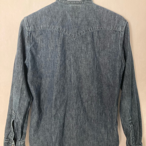 LEVI’S JEAN SHIRT. - Picture 6 of 7